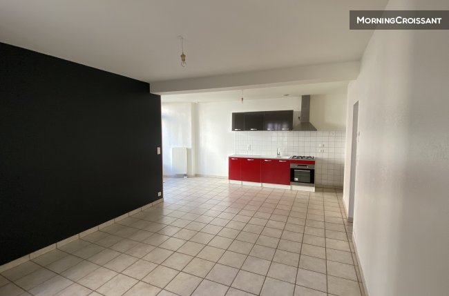 Logement vide avec 2 chambres