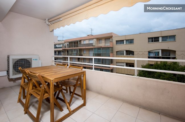 Beau T2 avec terrasse à Antibes