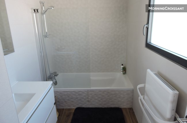 Loue 1 chambre meublée