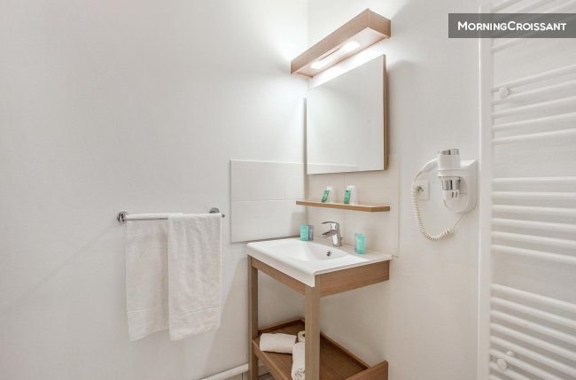 Beau studio avec services hôteliers