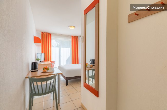 Beau studio avec services hôteliers