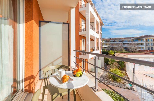 Beau studio avec services hôteliers