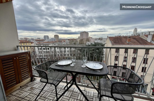 LE ZOLA - balcon et parking