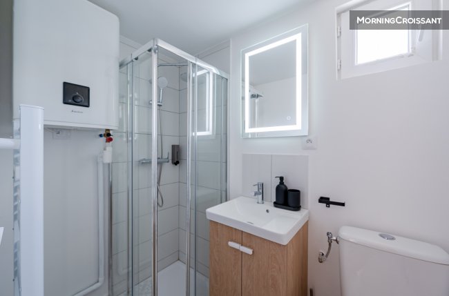 Beau studio Meublé Neuf