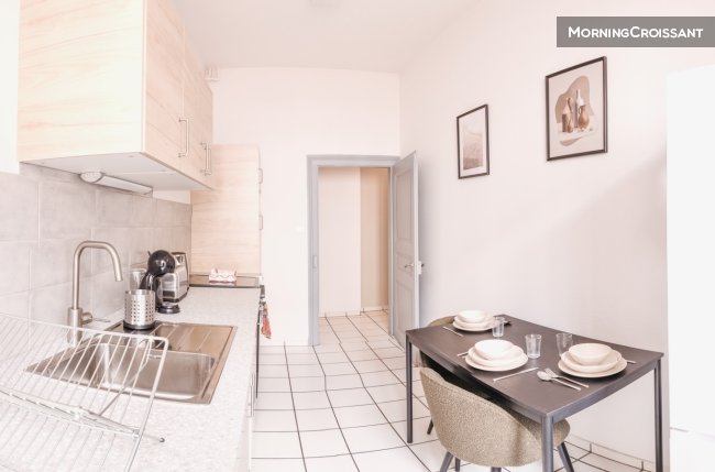 Belle chambre de 13 m² - ST86