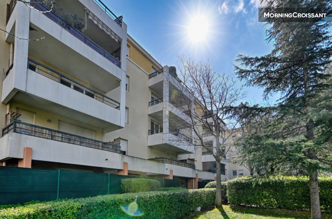 T3 avec terrasse & parking privé