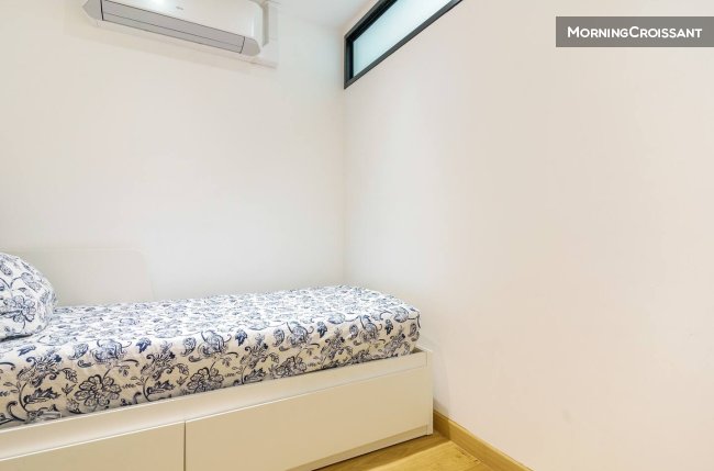 T4 MEUBLE REFAIT  NEUF PARKING CLIM