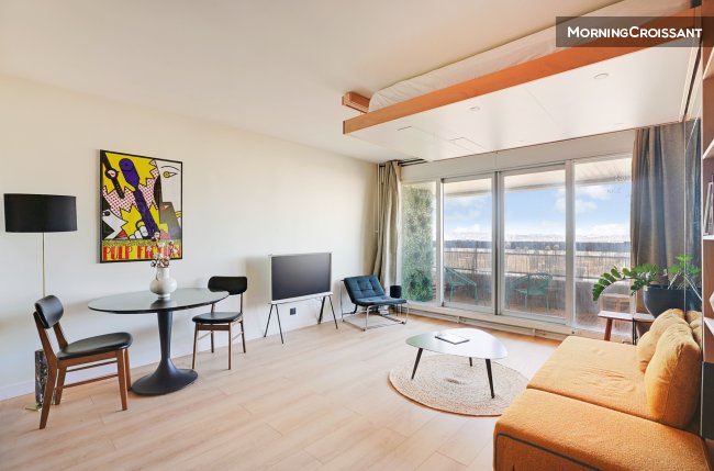 Studio avec balcon vue sur la Seine