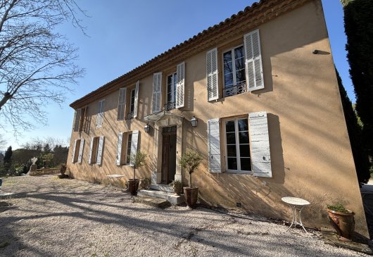 Bastide avec jardin et piscine