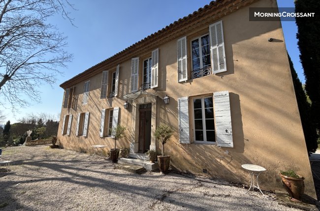 Bastide avec jardin et piscine