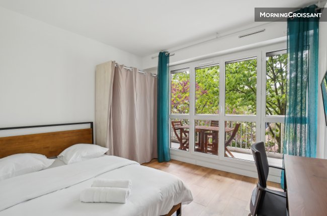 Duplex apart downtown with parking
