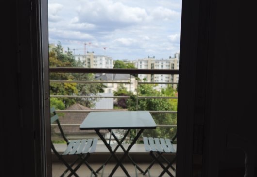 Grand studio avec balcon - parking