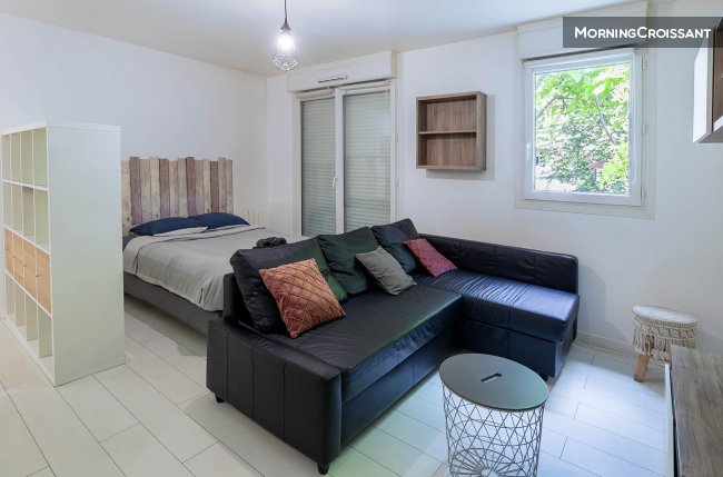 STUDIO MODERNE PRÈS DE PARIS