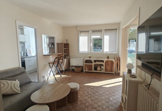 Un cocon ensoleillé avec balcon