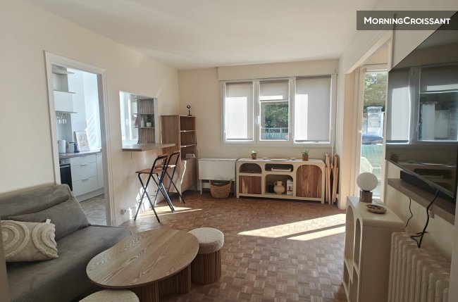 Un cocon ensoleillé avec balcon