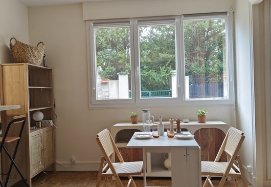 Un cocon ensoleillé avec balcon