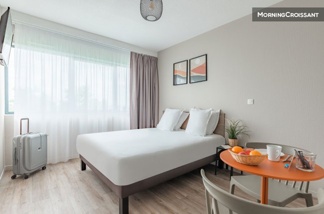 Beau studio avec services hôteliers
