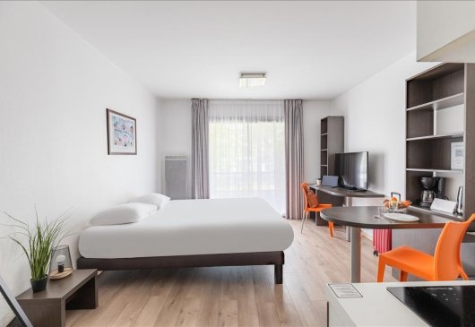 Beau studio avec services hôteliers