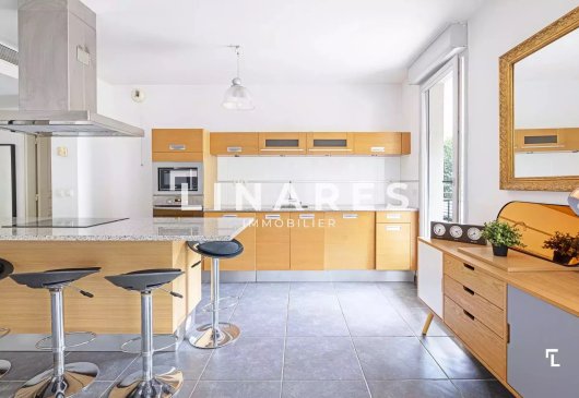 Carré d'Or T3 de standing + parking