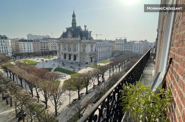 3 pièces meublé- vue Dégagée Mairie