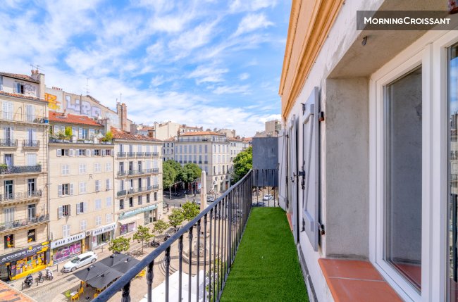 Élégant T4 rénové avec Terrasse