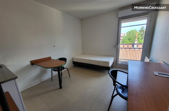 Studio calme St Etienne