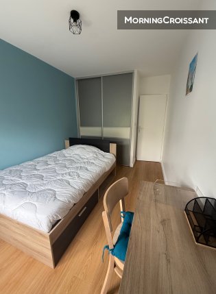 Chambre meublée avec balcon (33140)