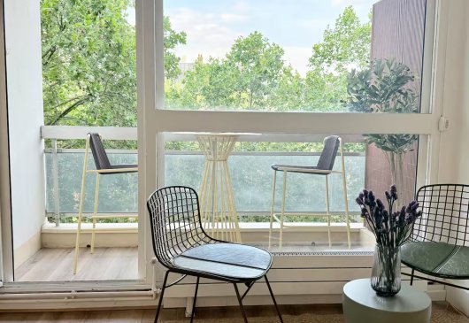 Studio avec terrasse • Vue Canal