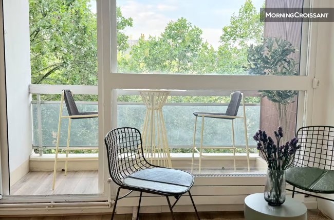 Studio avec terrasse • Vue Canal
