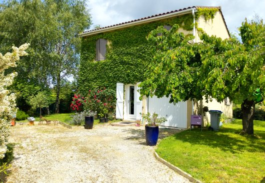 Belle maison avec jardin et garage