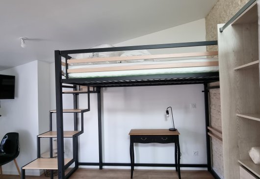 Studio neuf calme Brèche gare
