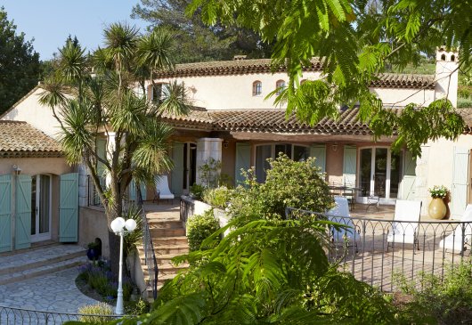 Villa de luxe avec piscine et gym
