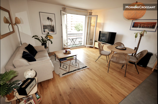Appartement avec balcon bord canal